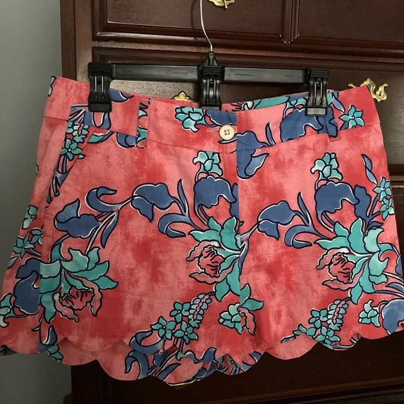 Crown & Ivy shorts - Picture 1 of 7